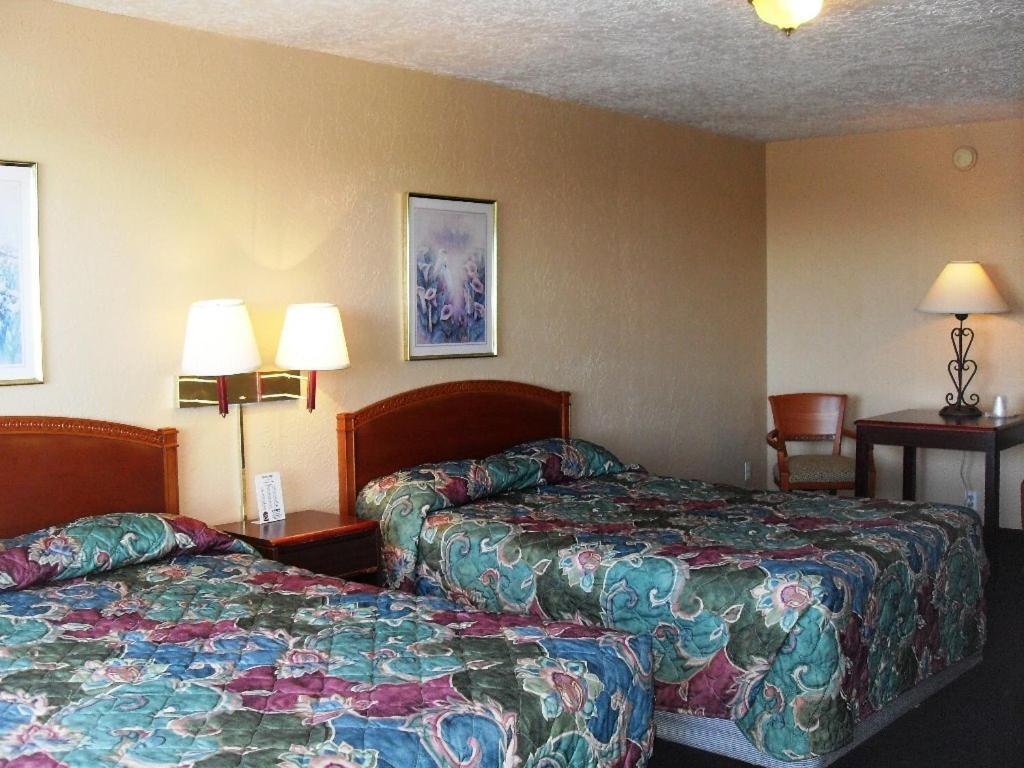 Western Ridge Motel 2*